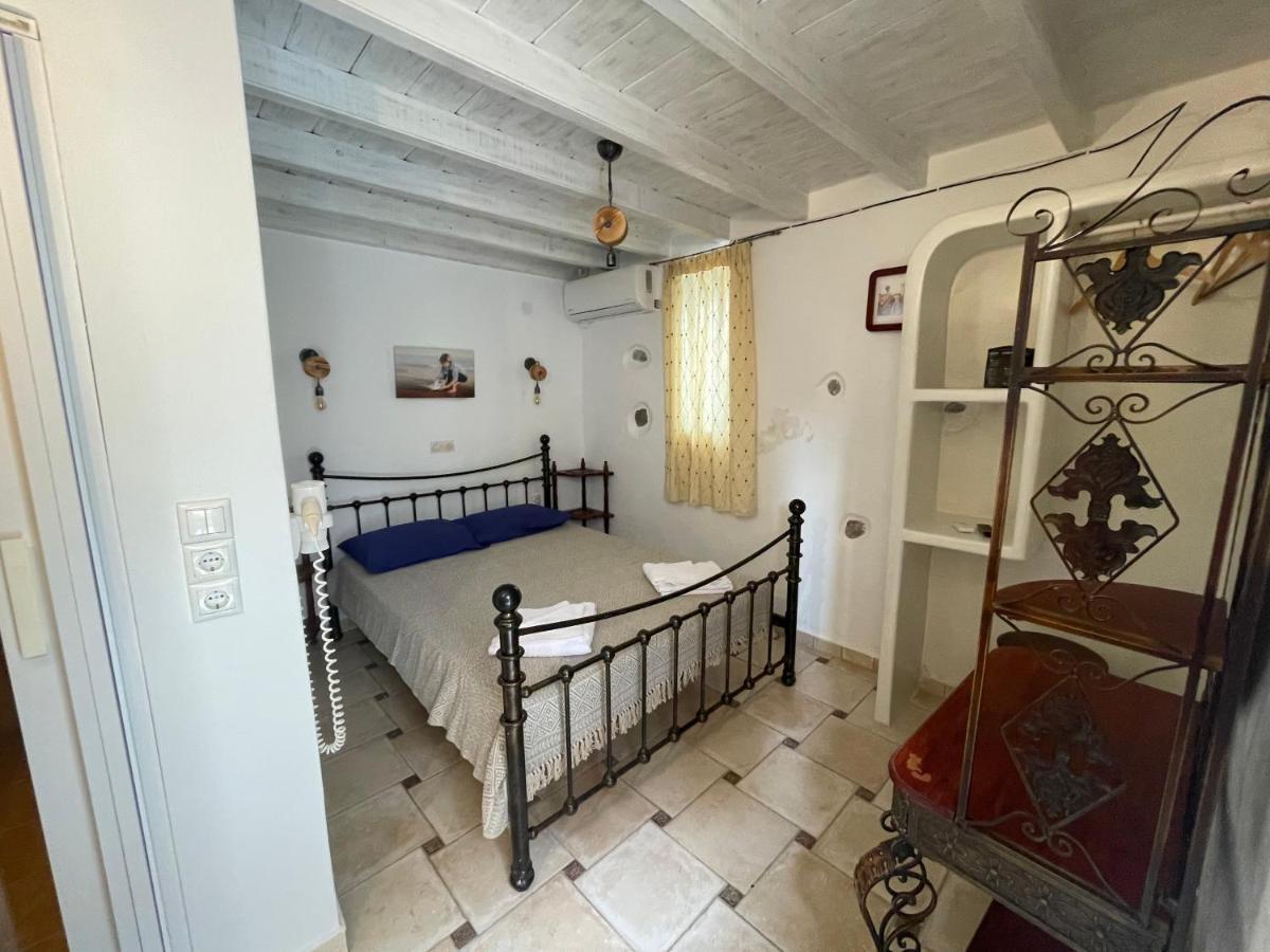 Burgos Barrio Hotel Naxos City Exterior photo